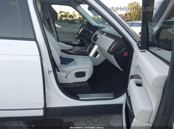 SALGR2FV7HA362358 2017 LAND ROVER RANGE ROVER Белый Вид салона спереди