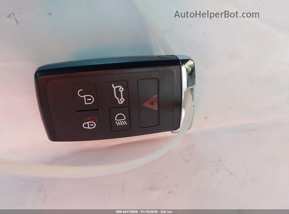 SALGS2SV2JA515180 2018 LAND ROVER RANGE ROVER Белый Вид панели приборов