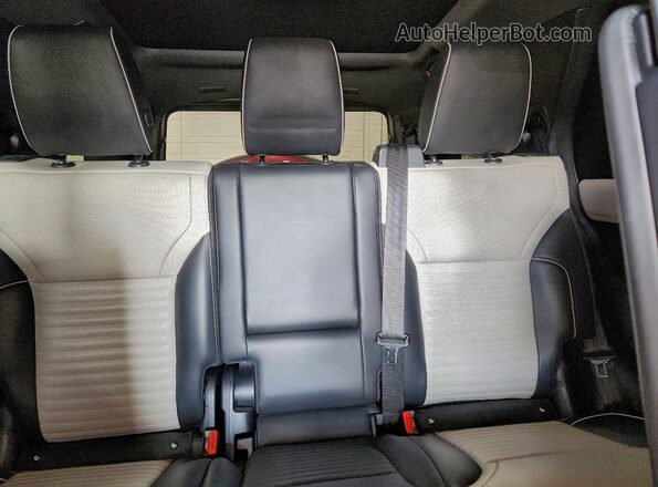 SALRM4RU8M2449518 2021 LAND ROVER DISCOVERY Серебряный Вид задних сидений