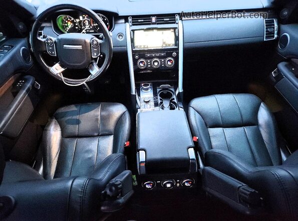 SALRRBBKXHA031097 2017 LAND ROVER DISCOVERY Серебряный Вид панели приборов