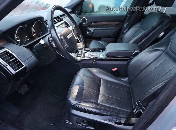 SALRRBBKXHA031097 2017 LAND ROVER DISCOVERY Серебряный Вид салона спереди