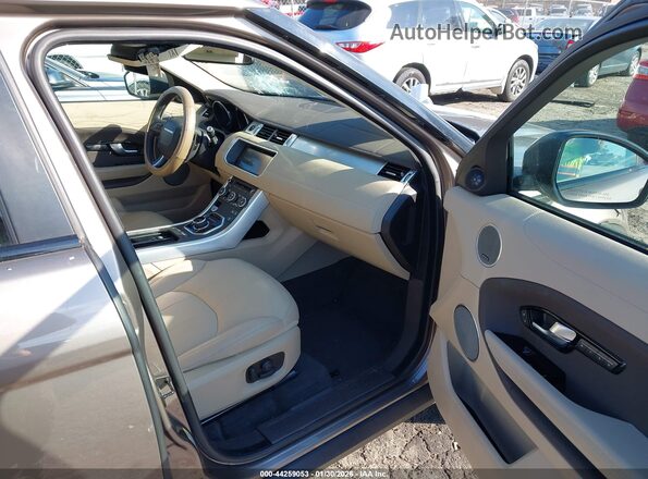 SALVP2BG2HH182202 2017 LAND ROVER RANGE ROVER EVOQUE Коричневый Вид салона спереди