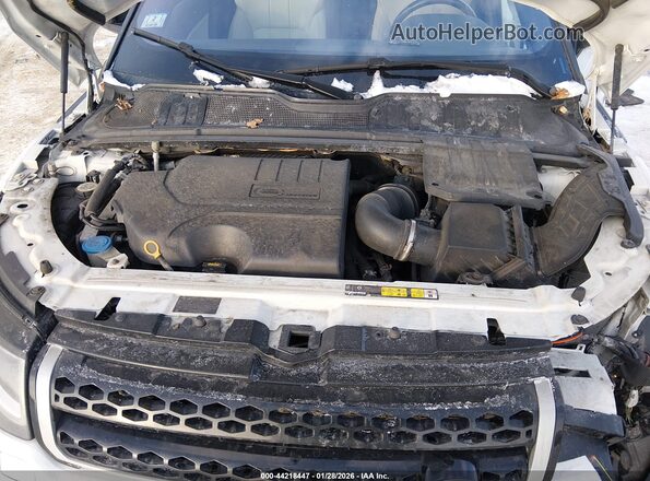 SALVP2RX9JH288772 2018 LAND ROVER RANGE ROVER EVOQUE White Widok z tyłu