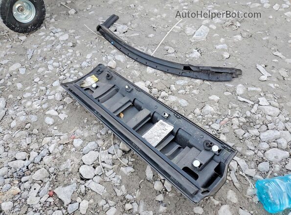 SALWR2RV7KA829051 2019 LAND ROVER RANGE Белый Вид наклейки с VIN-кодом
