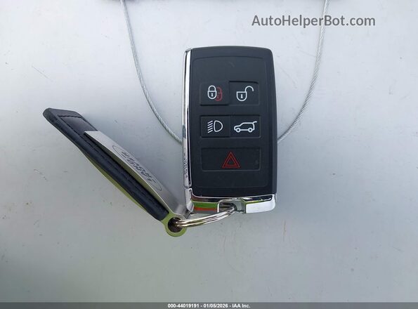 SALYL2EX5TA817225 2026 LAND ROVER RANGE ROVER VELAR Серый Вид панели приборов
