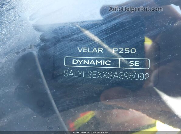 SALYL2EXXSA398092 2025 LAND ROVER RANGE ROVER VELAR White Widok komory silnika