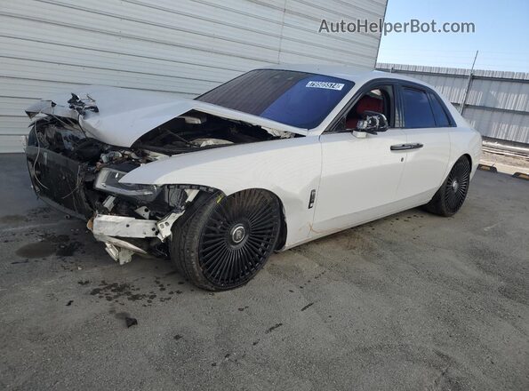 SCATV0C02NU210746 2022 ROLLS-ROYCE GHOST White წინა მარცხენა ხედი სამი მეოთხედიდან