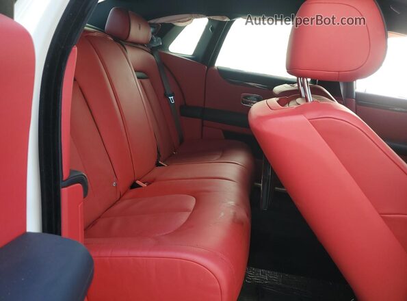 SCATV0C02NU210746 2022 ROLLS-ROYCE GHOST White უკანა სავარძლების ხედი