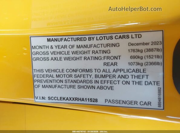 SCCLEKAXXRHA11528 2024 LOTUS EMIRA Orange Vista del compartimento del motor