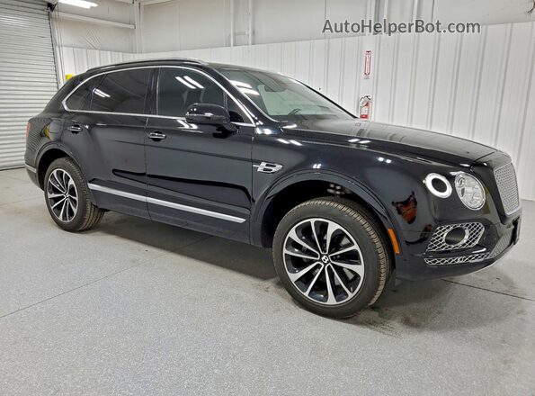 SJAAC2ZV6HC015703 2017 BENTLEY BENTAYGA Черный Передняя правая четверть