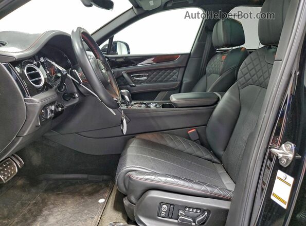 SJAAC2ZV6HC015703 2017 BENTLEY BENTAYGA Черный Вид салона спереди