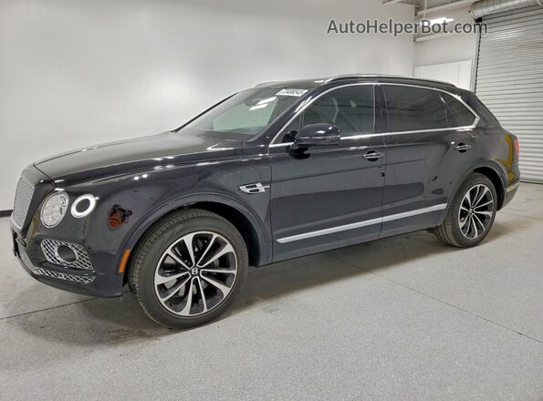 SJAAC2ZV6HC015703 2017 BENTLEY BENTAYGA Черный Передняя левая четверть