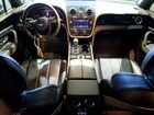 2018 Bentley Bentayga Серебряный vin: SJAAC2ZV6JC017487