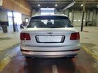 2018 Bentley Bentayga Серебряный vin: SJAAC2ZV6JC017487