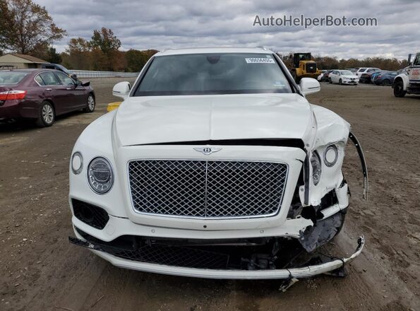 SJAAC2ZV8JC019774 2018 BENTLEY BENTAYGA Белый Вид спереди