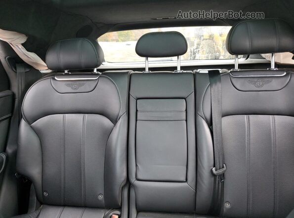 SJAAC2ZV8JC019774 2018 BENTLEY BENTAYGA Белый Вид задних сидений