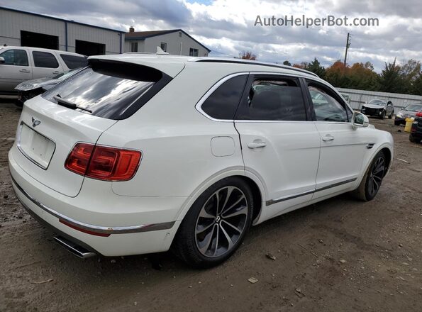 SJAAC2ZV8JC019774 2018 BENTLEY BENTAYGA Белый Задняя правая четверть