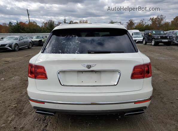 SJAAC2ZV8JC019774 2018 BENTLEY BENTAYGA Белый Вид сзади