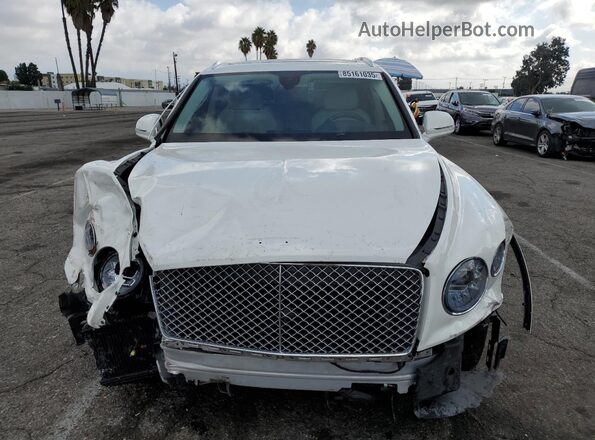SJAAT2ZV4PC023927 2023 BENTLEY BENTAYGA Белый Вид спереди