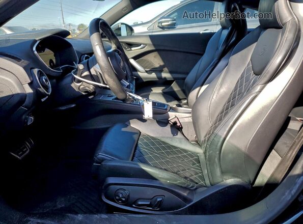 TRUC1AFV4J1005545 2018 AUDI TT Black Widok wnętrza z przodu