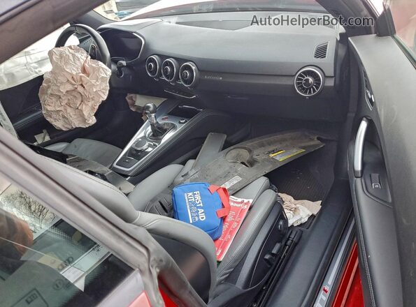 TRUC1AFVXJ1006831 2018 AUDI TT Красный Вид панели приборов