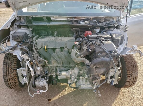 VNKJTUD35GA061928 2016 TOYOTA YARIS Серебряный Вид задней части салона