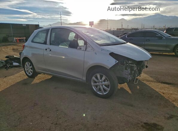 VNKJTUD35GA061928 2016 TOYOTA YARIS Серебряный Передняя правая четверть