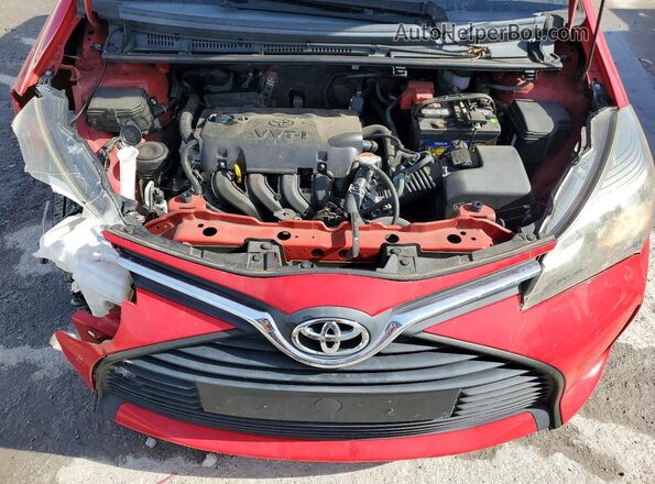 VNKJTUD3XGA066865 2016 TOYOTA YARIS Красный Вид подкапотного пространства
