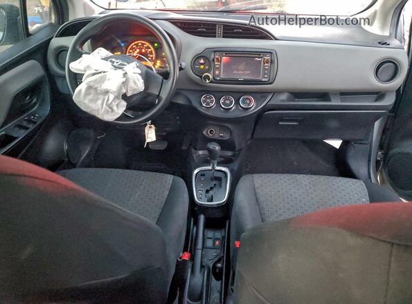 VNKKTUD30GA065907 2016 TOYOTA YARIS Silver Vista del salpicadero