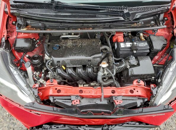 VNKKTUD31GA069920 2016 TOYOTA YARIS Красный Вид задней части салона