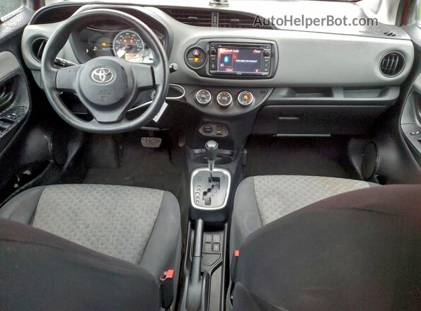 VNKKTUD31GA069920 2016 TOYOTA YARIS Красный Вид панели приборов