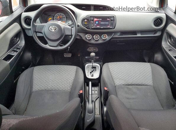VNKKTUD35GA062677 2016 TOYOTA YARIS Красный Вид панели приборов