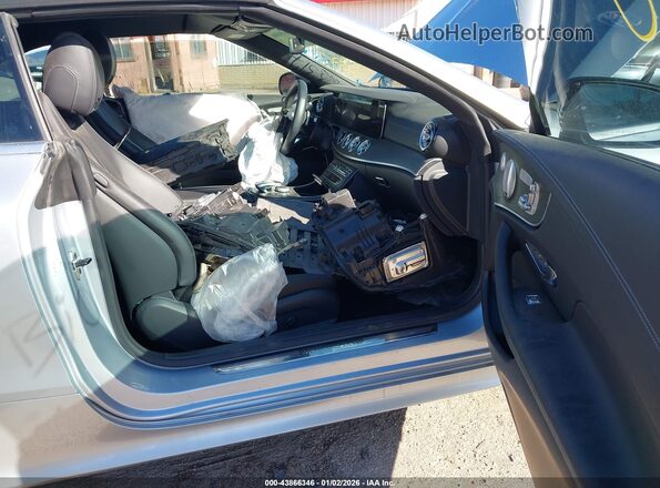 W1K1K5JB3PF208317 2023 MERCEDES-BENZ E-CLASS Silver Widok wnętrza z przodu