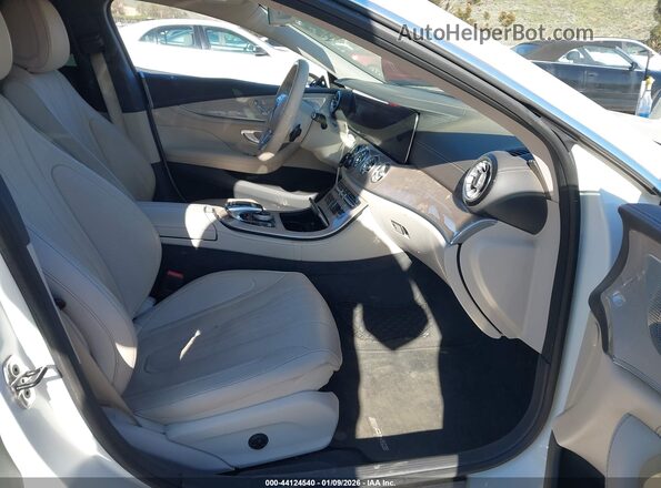 W1K2J5JB0LA075773 2020 MERCEDES-BENZ CLS-CLASS Белый Вид салона спереди