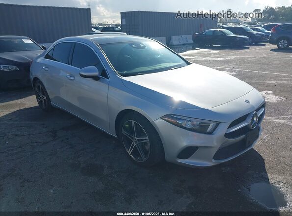 W1K3G4EB1LJ206488 2020 MERCEDES-BENZ A 220 Серебряный Передняя правая четверть