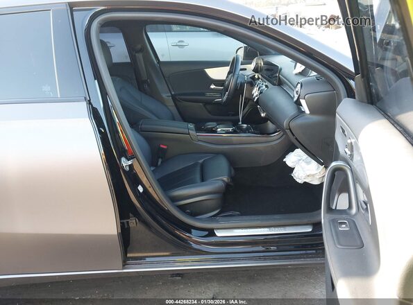 W1K3G4EB1NJ337861 2022 MERCEDES-BENZ A 220 Серый Вид салона спереди