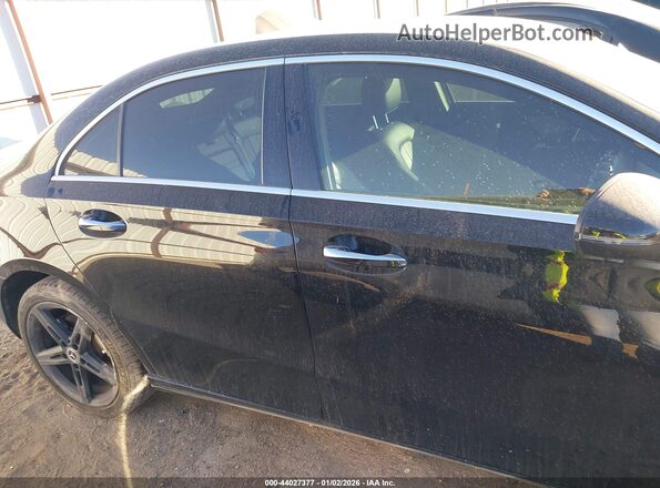 W1K3G4EB2LW047290 2020 MERCEDES-BENZ A 220 Black Панорамний вид салону 360°