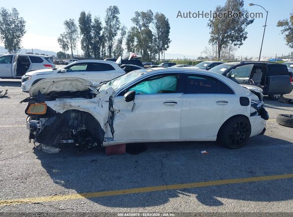 W1K3G4EB3MJ267861 2021 MERCEDES-BENZ A 220 Белый Панорамный вид салона 360°