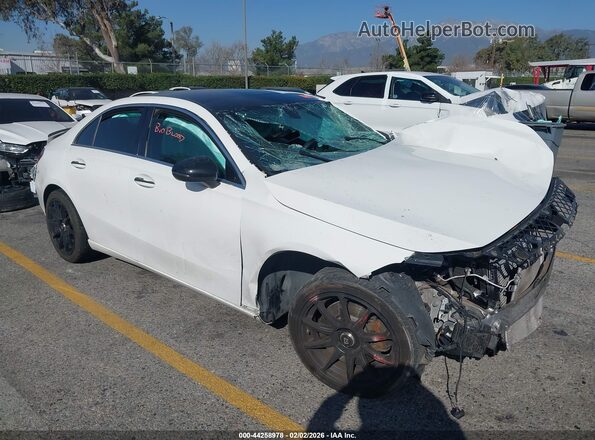 W1K3G4EB3MJ267861 2021 MERCEDES-BENZ A 220 Белый Передняя правая четверть