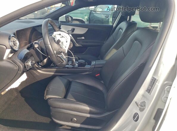 W1K3G4EB3NJ328448 2022 MERCEDES-BENZ A White Widok wnętrza z przodu
