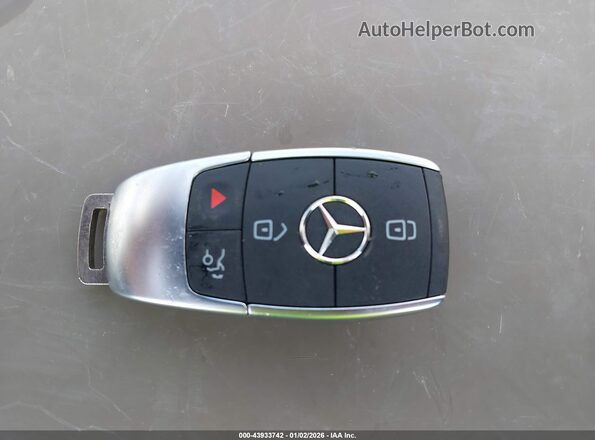 W1K3G4EB3NJ352362 2022 MERCEDES-BENZ A 220 Золотой Вид панели приборов