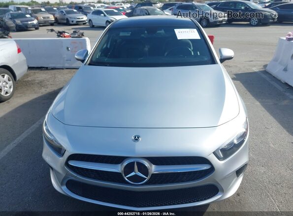 W1K3G4EB4MJ316162 2021 MERCEDES-BENZ A 220 Серебряный Вид спереди