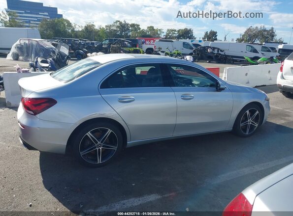 W1K3G4EB4MJ316162 2021 MERCEDES-BENZ A 220 Серебряный Вид задней части салона
