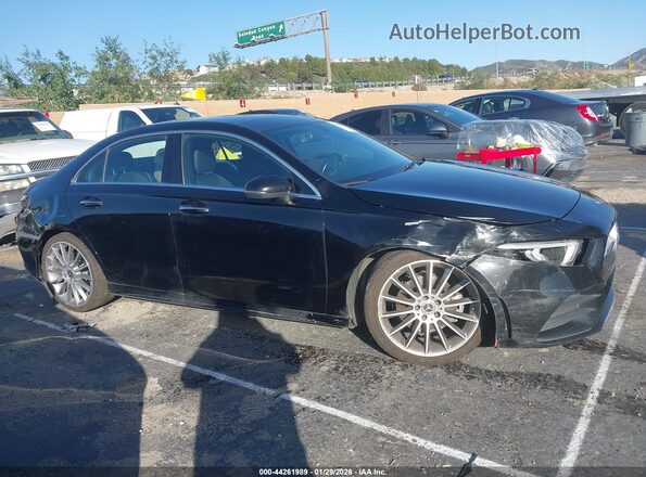 W1K3G4EB4NJ338762 2022 MERCEDES-BENZ A 220 Черный Вид задней части салона