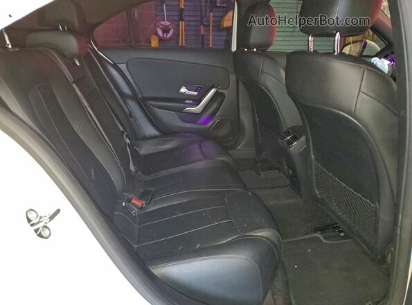 W1K3G4EB5NJ360334 2022 MERCEDES-BENZ A Белый Вид задних сидений