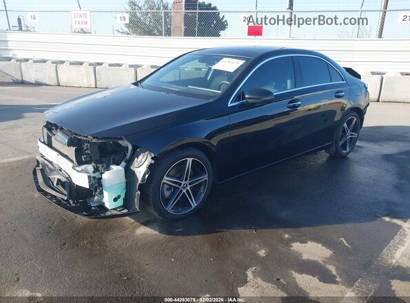 W1K3G4EB5NJ374072 2022 MERCEDES-BENZ A 220 Черный Передняя левая четверть