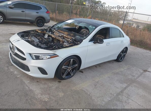 W1K3G4EB6LJ221861 2020 MERCEDES-BENZ A 220 Белый Передняя левая четверть