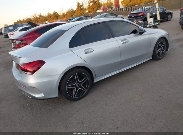 W1K3G4EB7LJ216863 2020 MERCEDES-BENZ A 220 Серый Задняя правая четверть