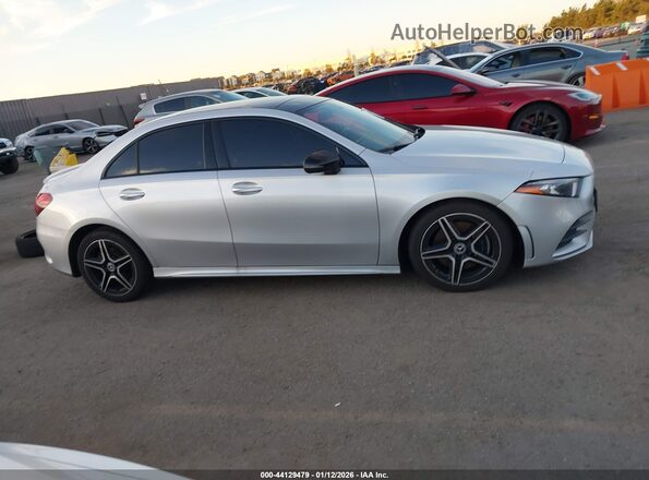 W1K3G4EB7LJ216863 2020 MERCEDES-BENZ A 220 Серый Панорамный вид салона 360°