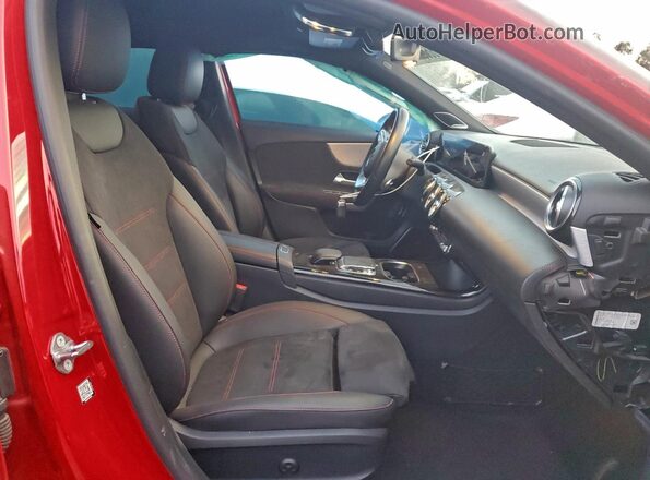 W1K3G4EB9LW046394 2020 MERCEDES-BENZ A Red Widok wnętrza z przodu